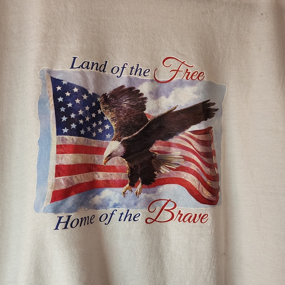 🔴 USA Patriot Tee size Large